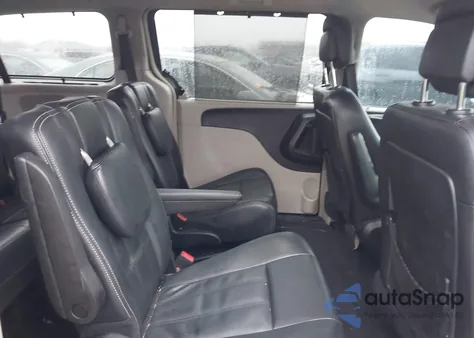 2016 Chrysler Town & Country Touring z USA, uszkodzony, nr VIN 2C4RC1BGXGR239571